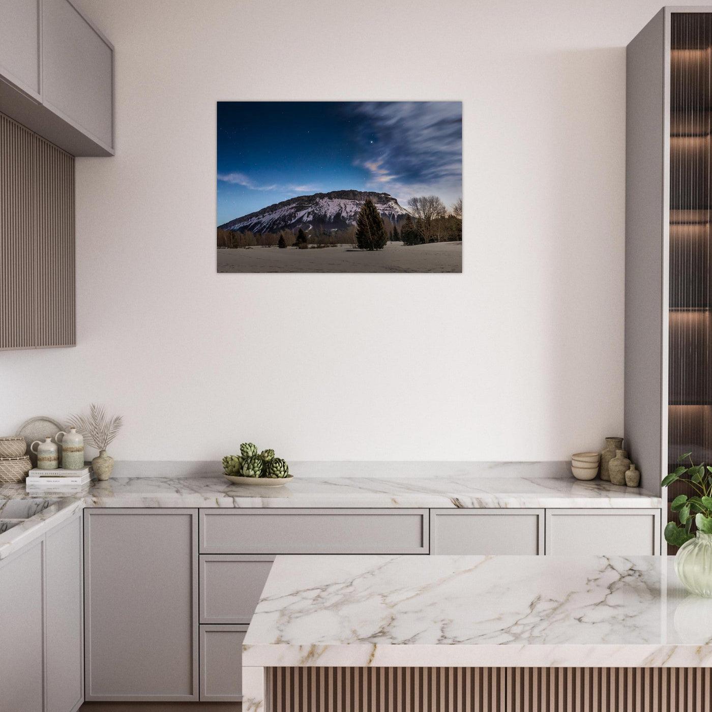 Simulation d’un tableau AluArtMountains dans un intérieur