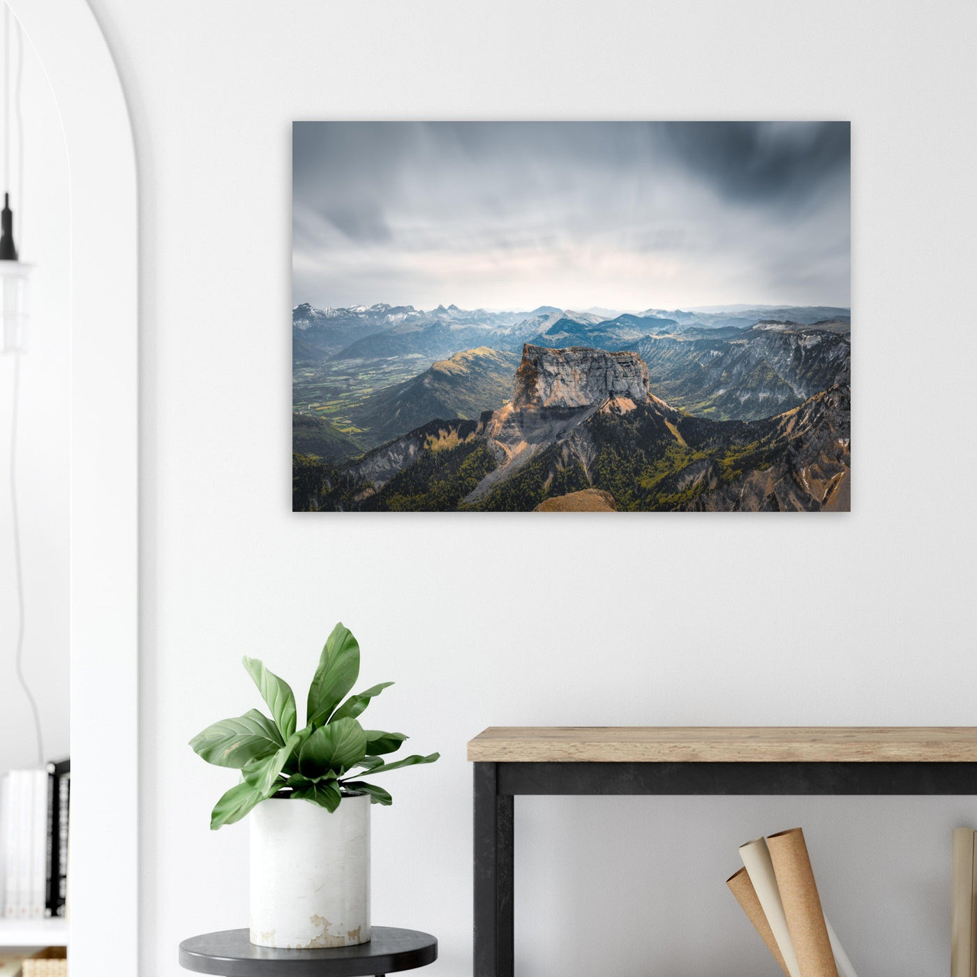 Simulation d’un tableau AluArtMountains dans un intérieur