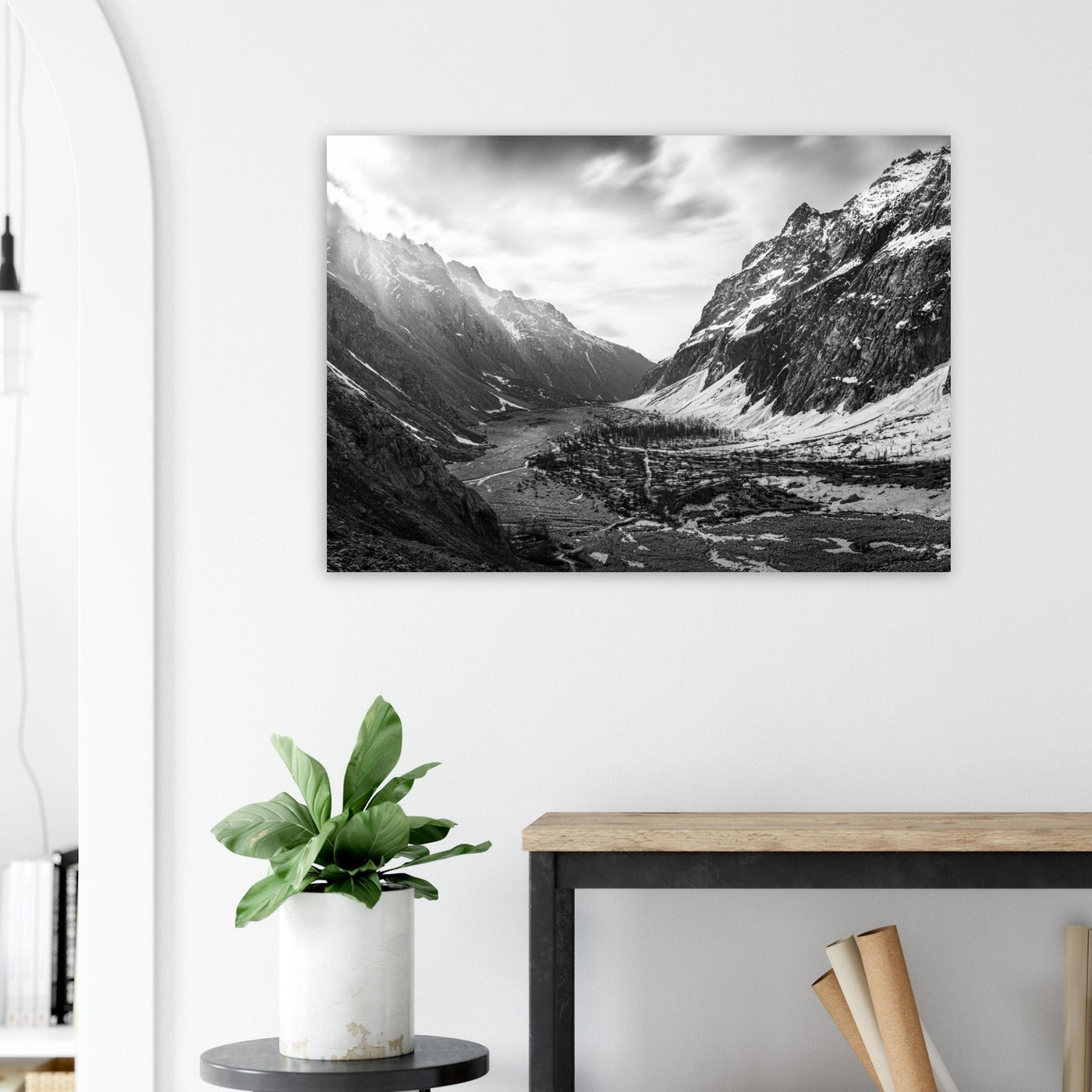 Simulation d’un tableau AluArtMountains dans un intérieur