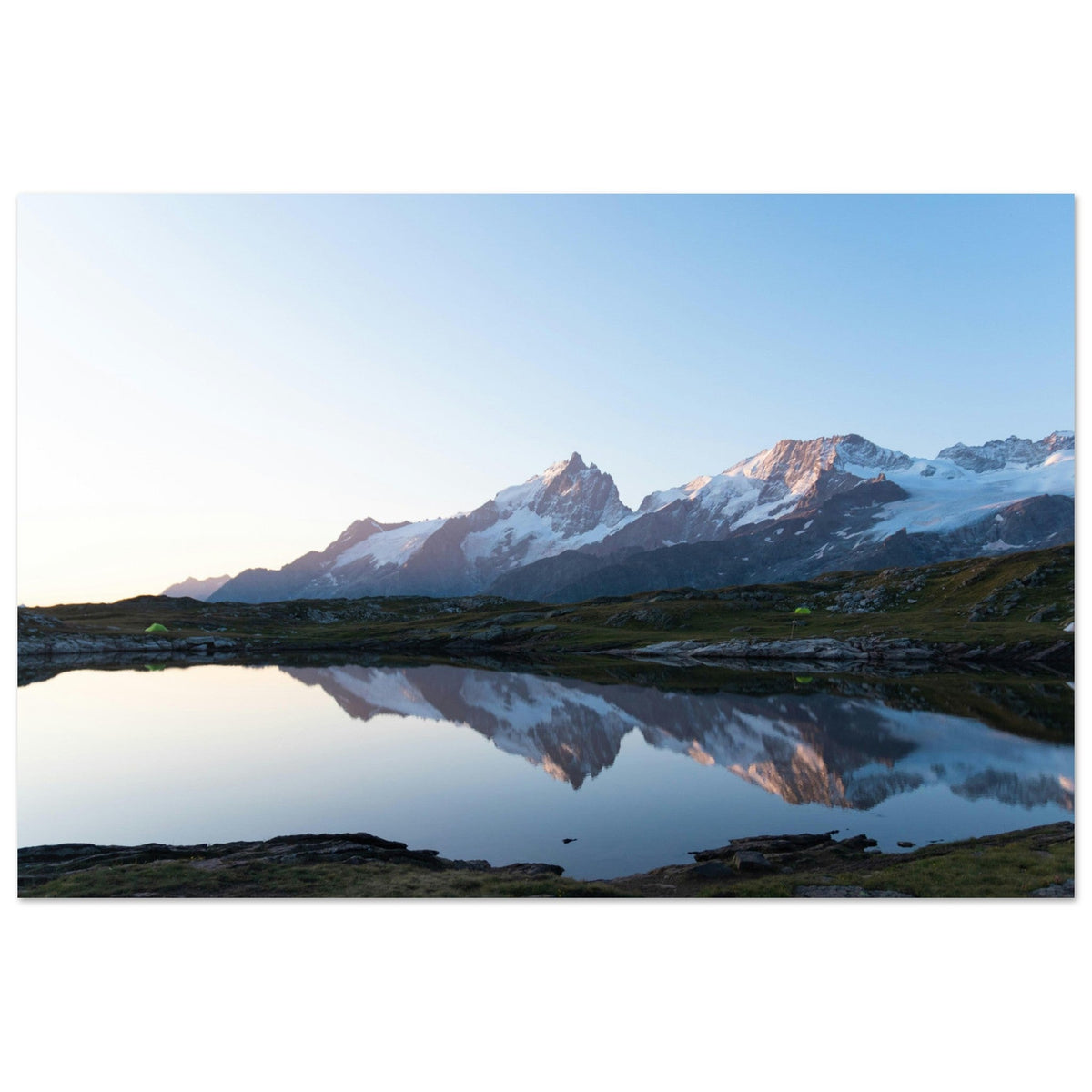 Reflet de la Meije dans le lac du Goléon au-dessus de La Grave
