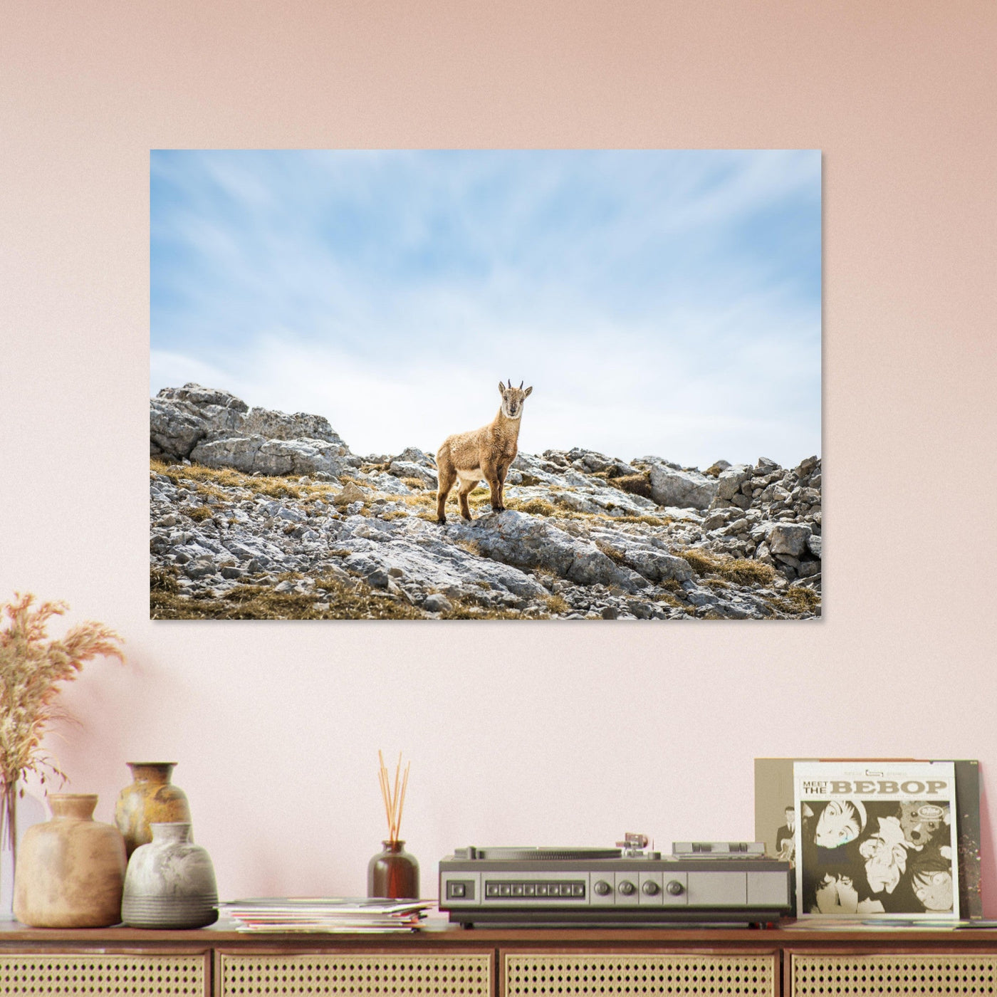 Simulation d’un tableau AluArtMountains dans un intérieur