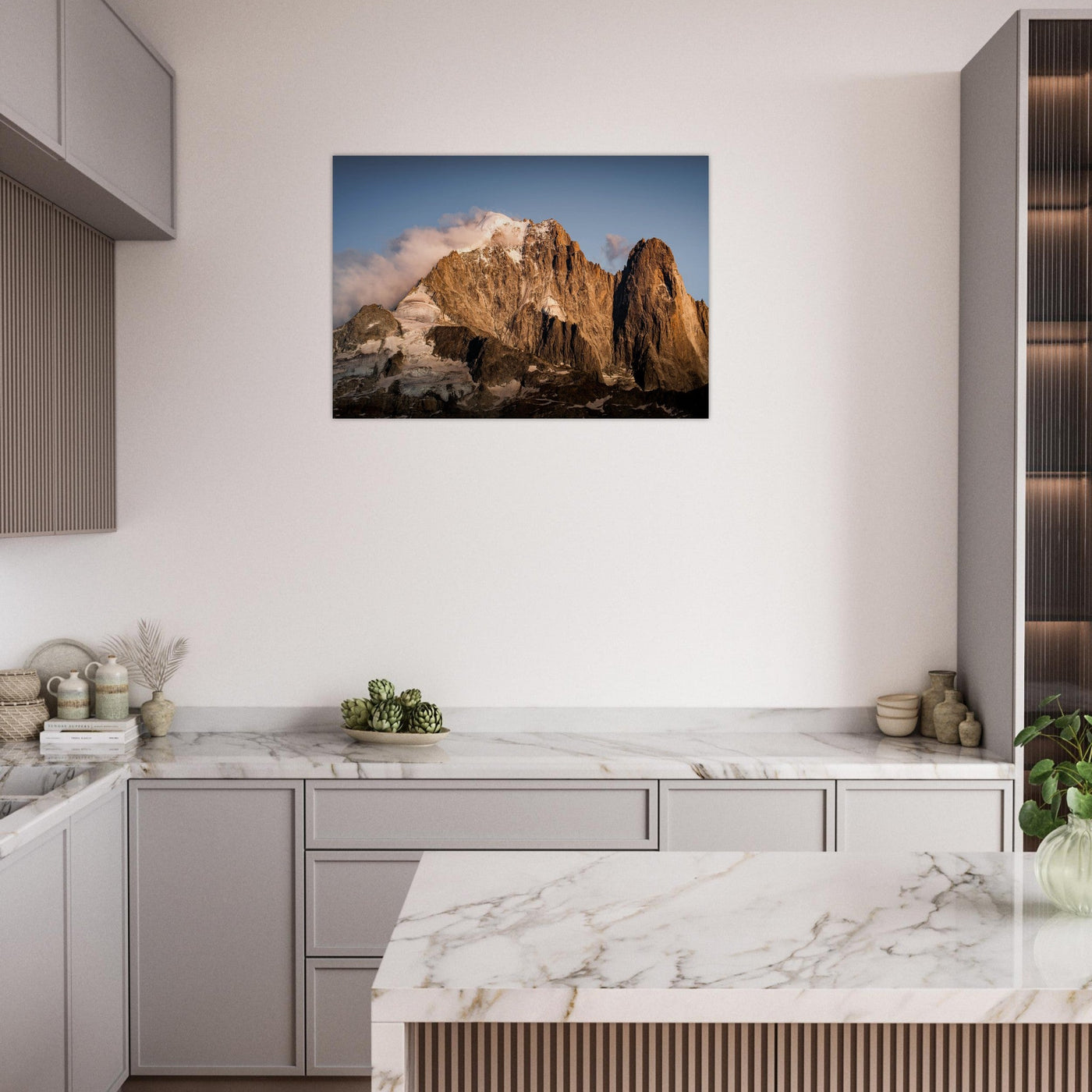 Simulation d’un tableau AluArtMountains dans un intérieur