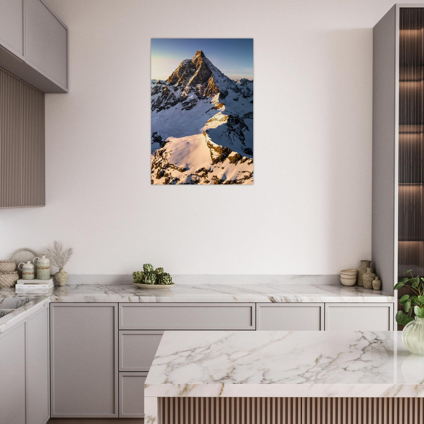 Simulation d’un tableau AluArtMountains dans un intérieur