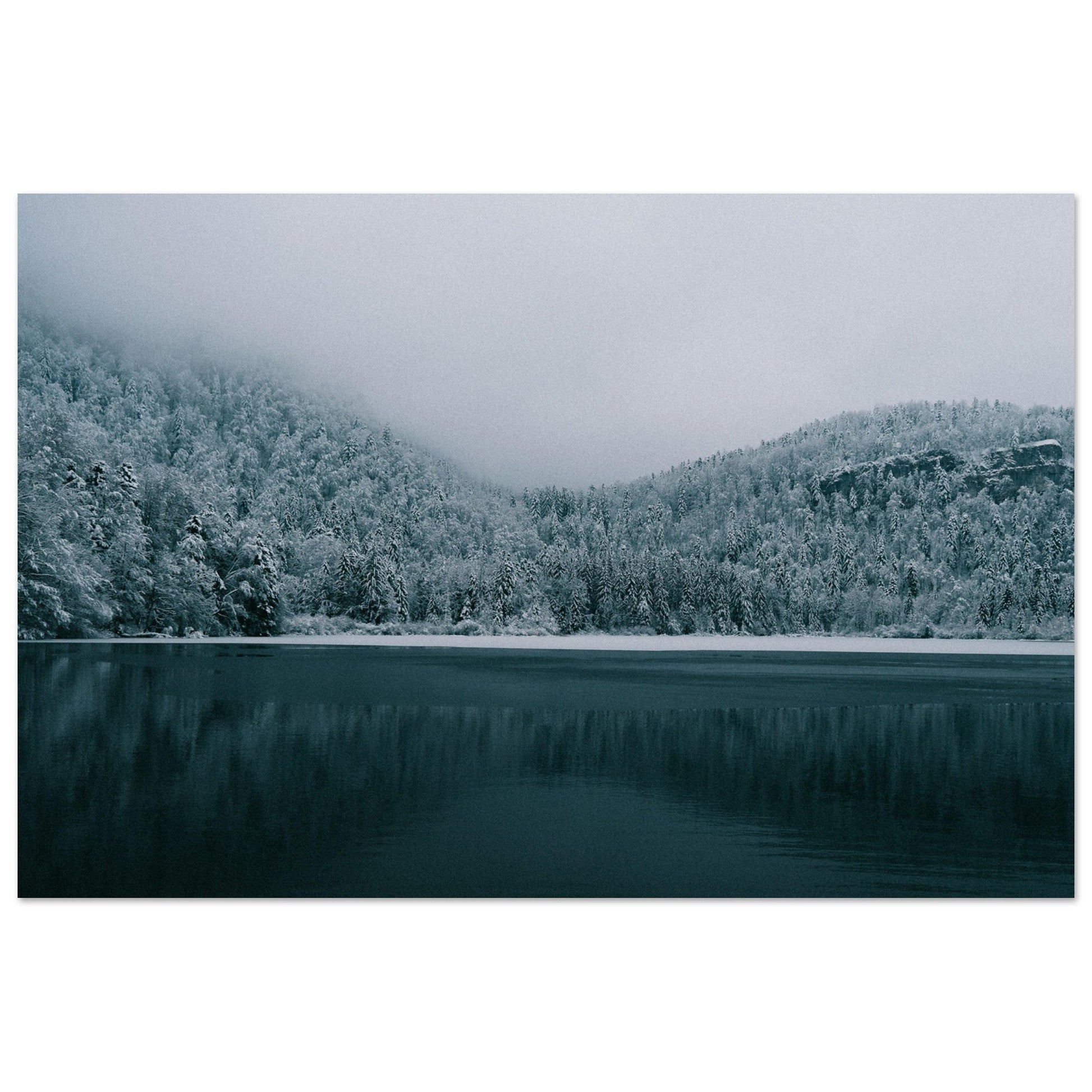 Photo d'un lac et d'une foret enneigée en hiver, Jura #1 - Tableau photo alu montagne