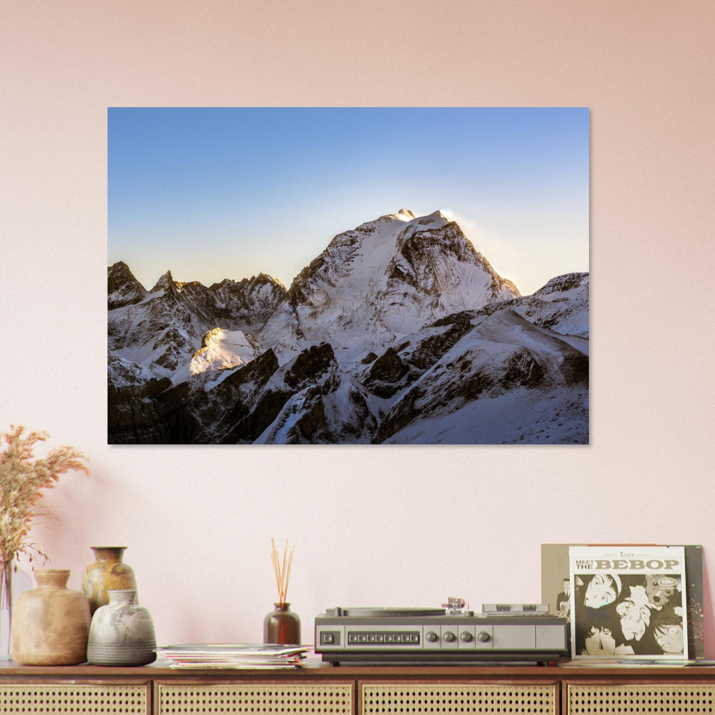Simulation d’un tableau AluArtMountains dans un intérieur