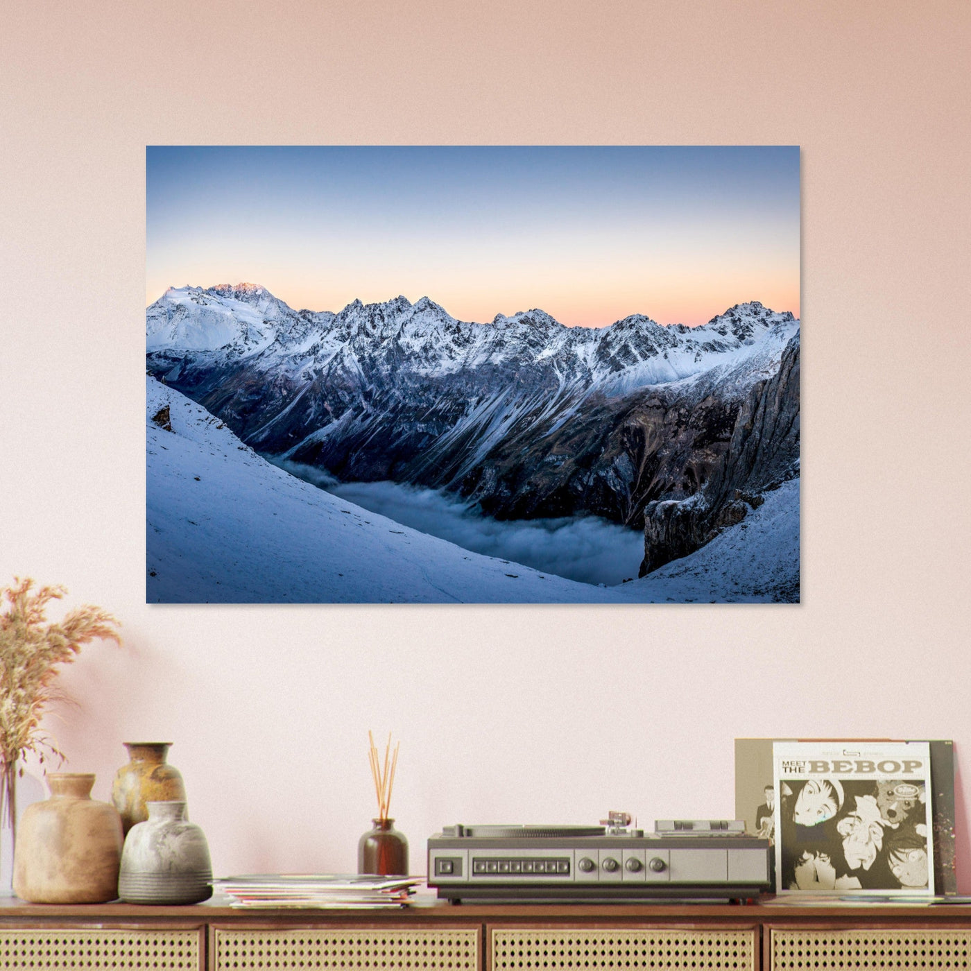 Simulation d’un tableau AluArtMountains dans un intérieur