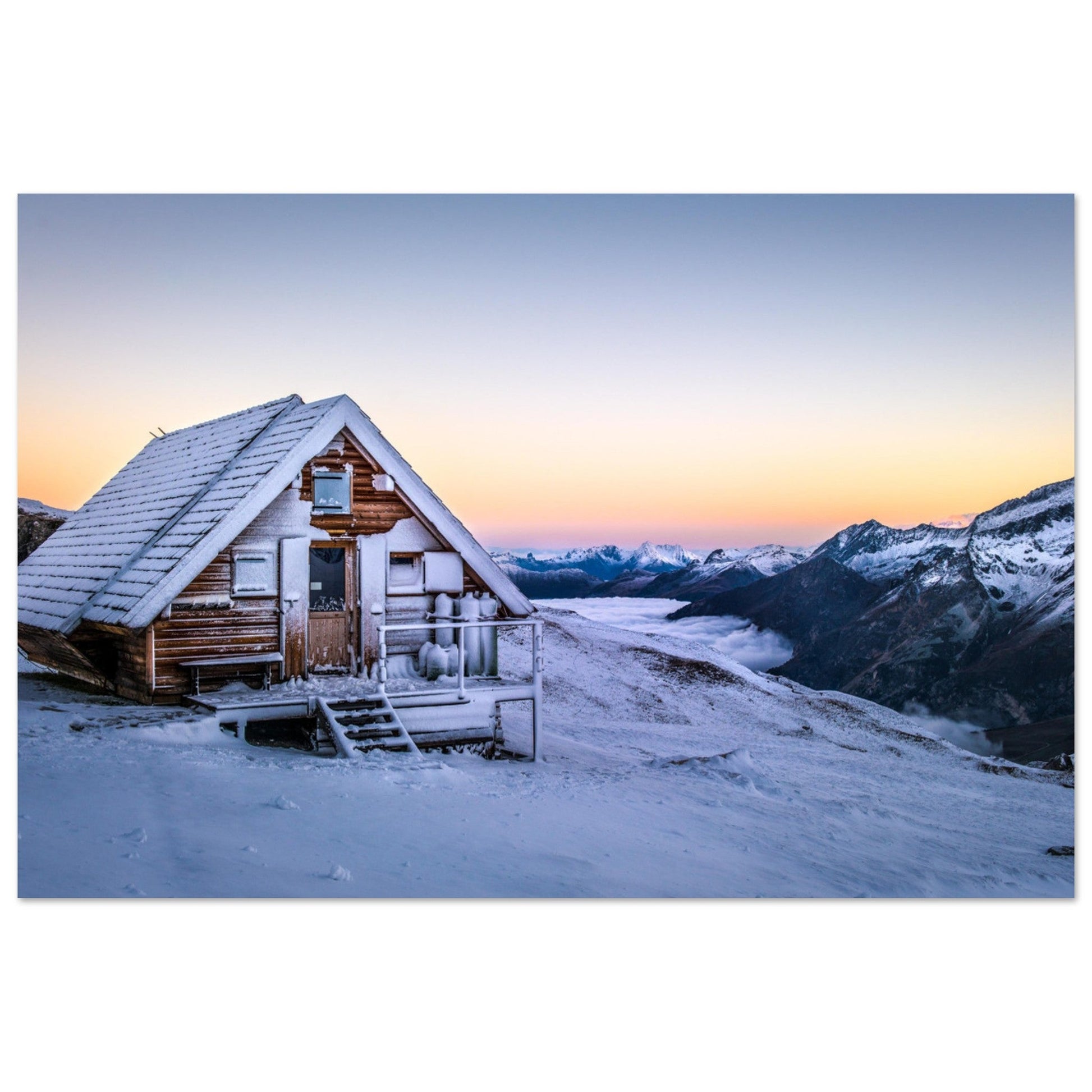Lever de soleil sur le refuge de la Vanoise dans les Alpes