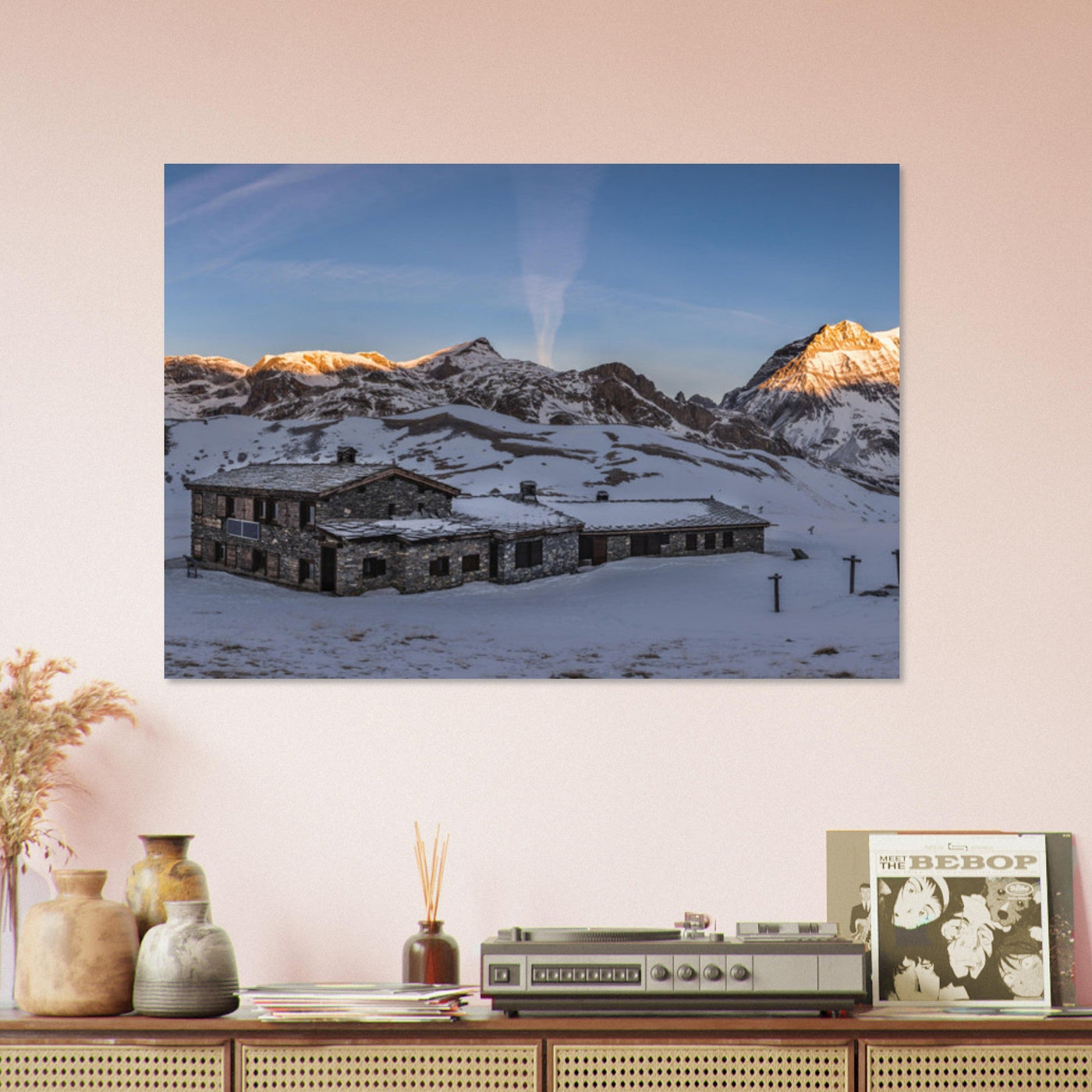 Simulation d’un tableau AluArtMountains dans un intérieur