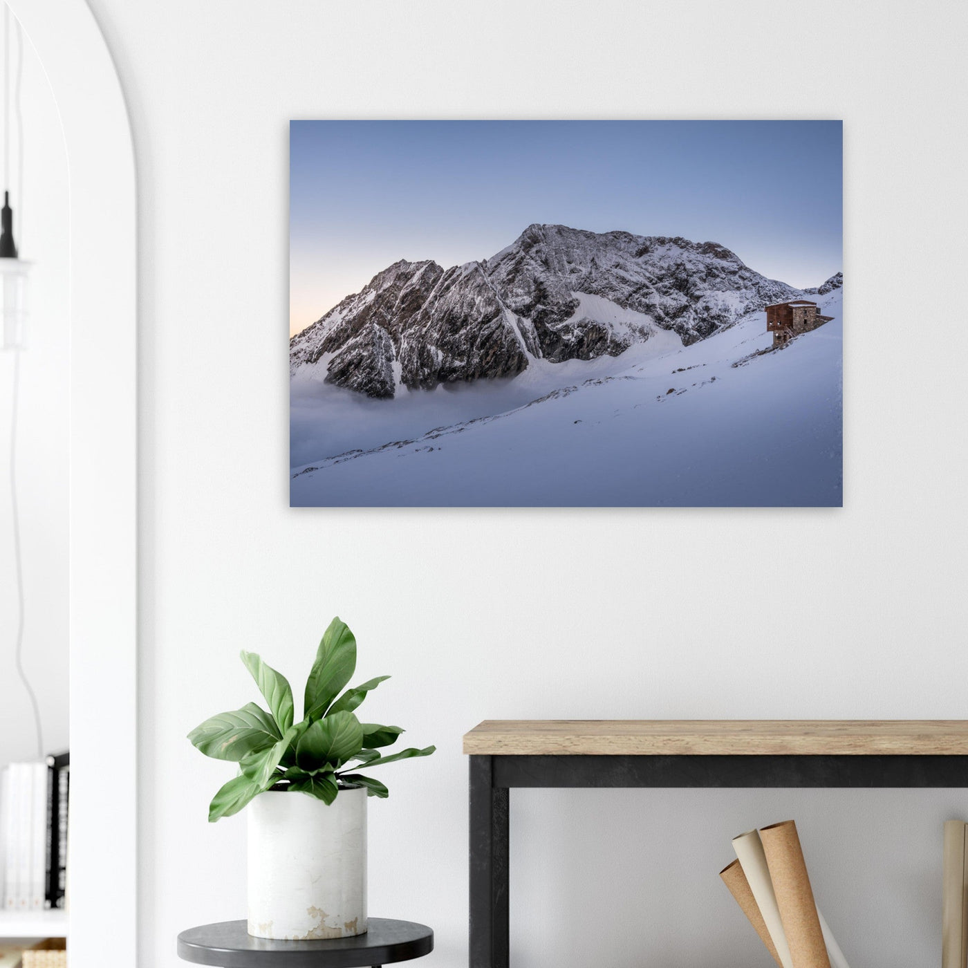 Simulation d’un tableau AluArtMountains dans un intérieur
