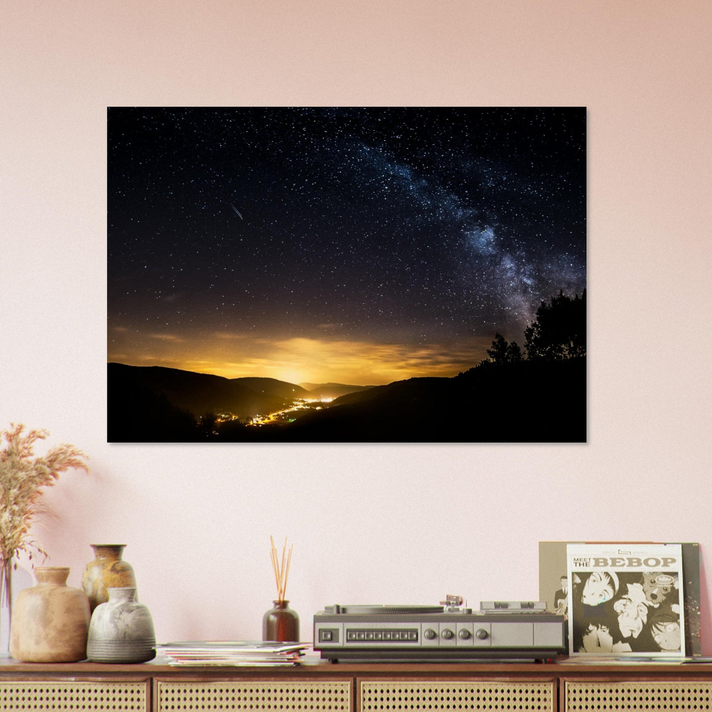 Simulation d’un tableau AluArtMountains dans un intérieur