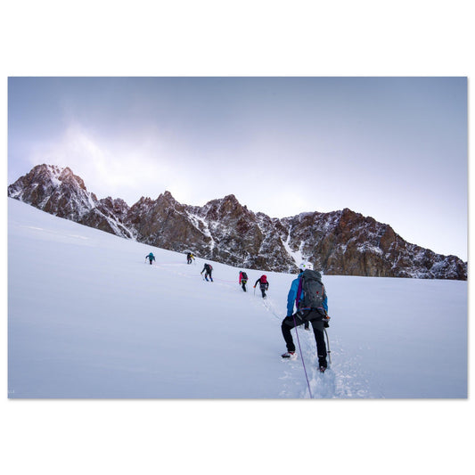 Vente Photos d'alpinistes au pied de l'arête des Lanchette au lever de soleil - Tableau photo alu montagne