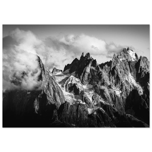 Tableau photo Photo des Aiguilles du Mont - Blanc - Noir & Blanc — tirage aluminium Dibond mat, fabrication française, prêt à accrocher
