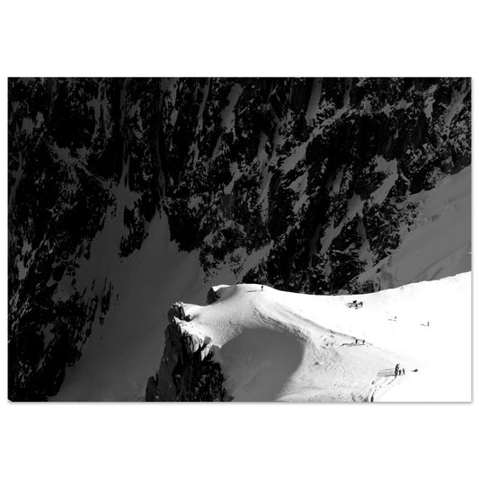 Tableau photo Photo d'alpinistes sur l'Aiguille du Midi 1 - Noir et Blanc — tirage aluminium Dibond mat, fabrication française, prêt à accrocher