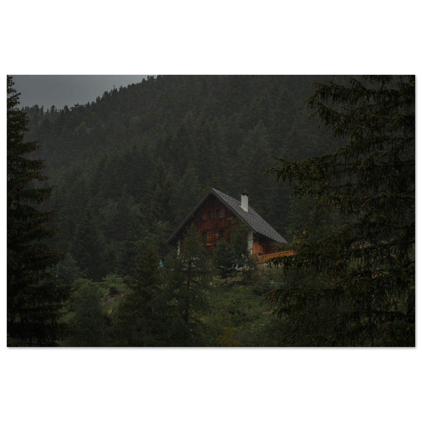 Tableau photo Photo d'un chalet dans la foret, Mercantour — tirage aluminium Dibond mat, fabrication française, prêt à accrocher
