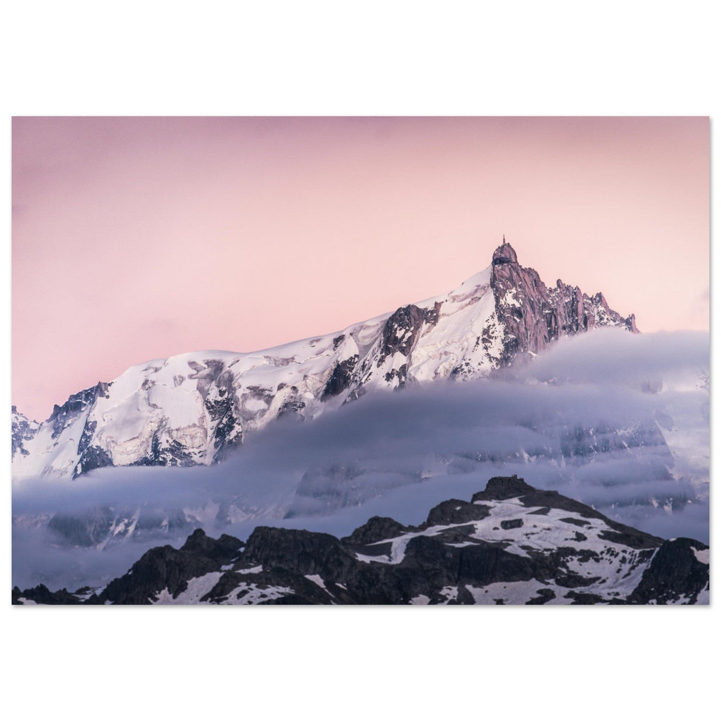 Tableau photo Photo d'un coucher de soleil sur l'Aiguille du Midi — tirage aluminium Dibond mat, fabrication française, prêt à accrocher