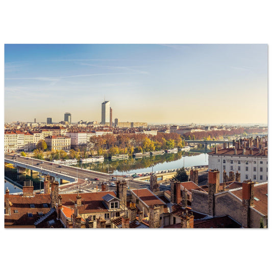 Tableau photo Photo d'un coucher de soleil sur les toits de Lyon — tirage aluminium Dibond mat, fabrication française, prêt à accrocher