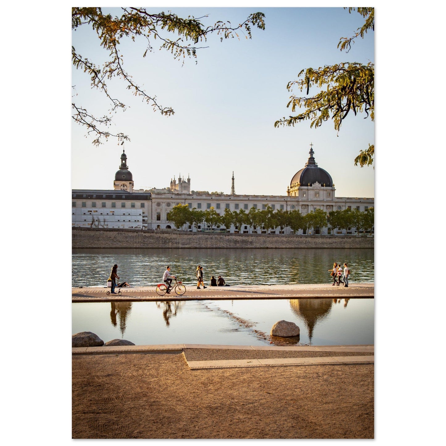 Tableau photo Photo Hotel Dieu et des berges du Rhone, Lyon — tirage aluminium Dibond mat, fabrication française, prêt à accrocher