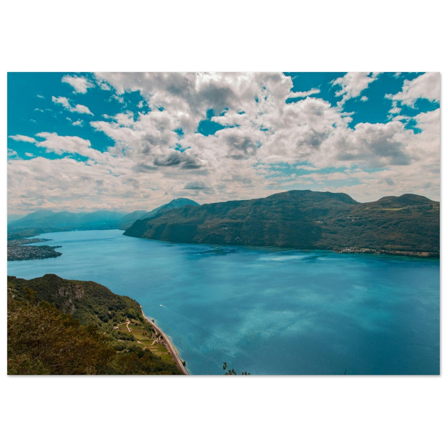 Tableau photo Photo du lac du Bourget, Aix - les - Bains, Savoie 1 — tirage aluminium Dibond mat, fabrication française, prêt à accrocher