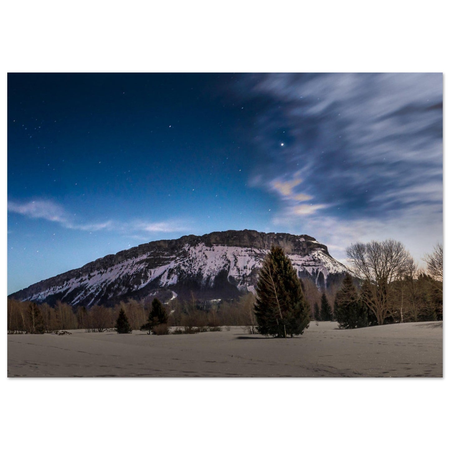 Tableau photo Photo du Margeriaz dans la nuit — tirage aluminium Dibond mat, fabrication française, prêt à accrocher
