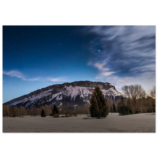 Tableau photo Photo du Margeriaz dans la nuit — tirage aluminium Dibond mat, fabrication française, prêt à accrocher