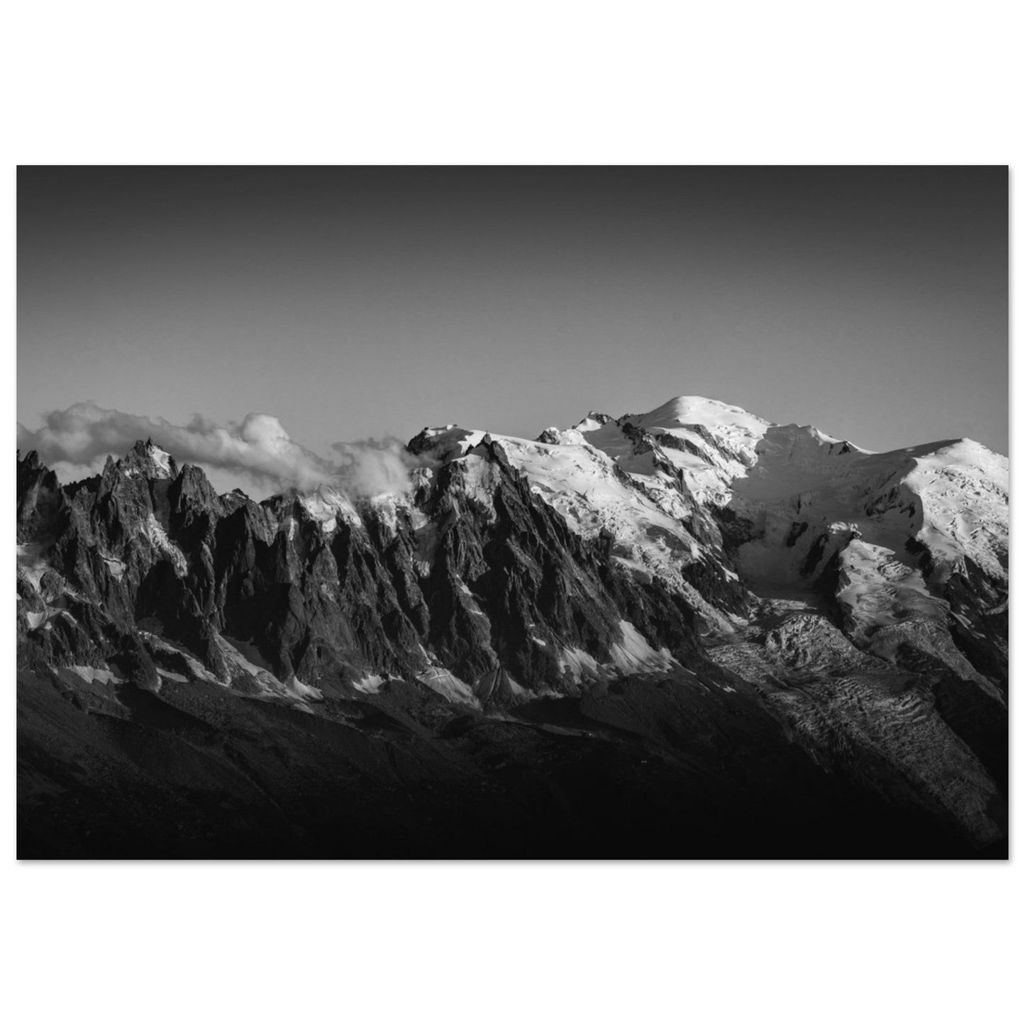 Tableau photo Photo du Mont - Blanc et de ses aiguilles - Noir & Blanc — tirage aluminium Dibond mat, fabrication française, prêt à accrocher