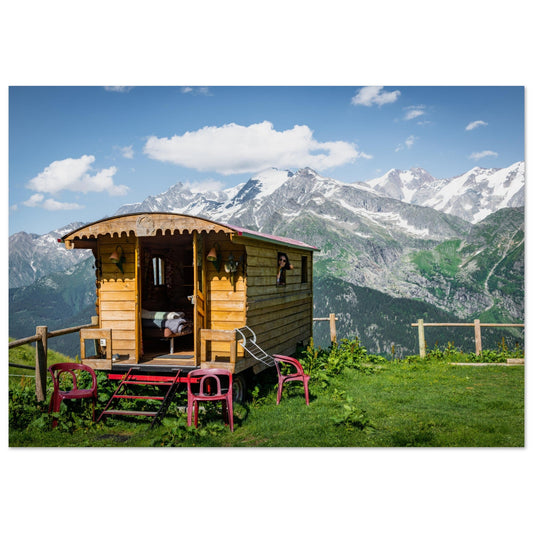 Tableau photo Photo d'une roulotte dans la vallée des Contamines - Montjoie — tirage aluminium Dibond mat, fabrication française, prêt à accrocher
