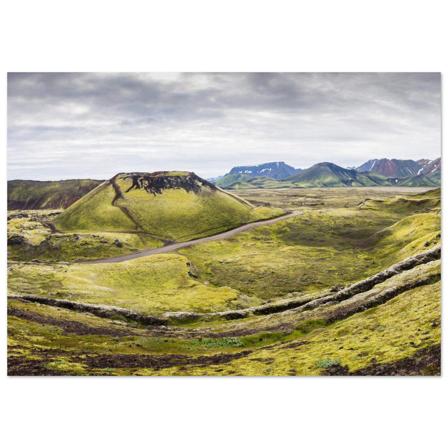 Tableau photo Photo d'un volcan sur la route du Landmannalaugar, Islande — tirage aluminium Dibond mat, fabrication française, prêt à accrocher